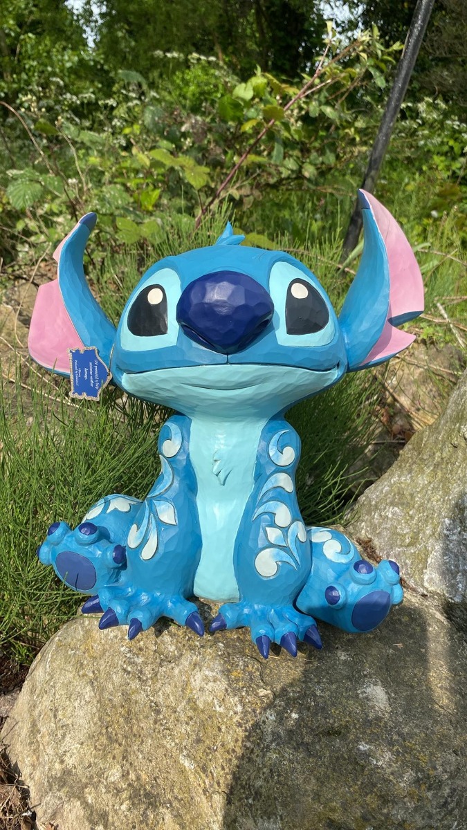 Jim Shore Disney Traditions Big Trouble (Stitch Statement Figurine) - Signed by Jim Shore Jim Shore Disney Traditions Big Trouble (Stitch Statement Figurine) - Signed by Jim Shore