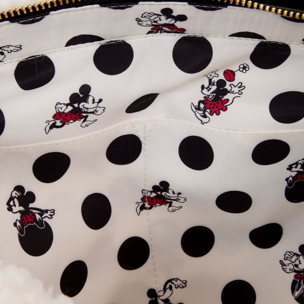 Loungefly Disney Minnie Mouse Rocks the Dots Classic Sherpa Tote Bag Loungefly Disney Minnie Mouse Rocks the Dots Classic Sherpa Tote Bag