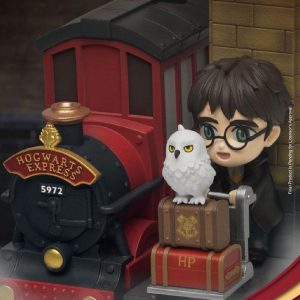 Beast Kingdom Harry Potter D-Stage PVC Diorama Platform 9 3/4 New Version 15 cm